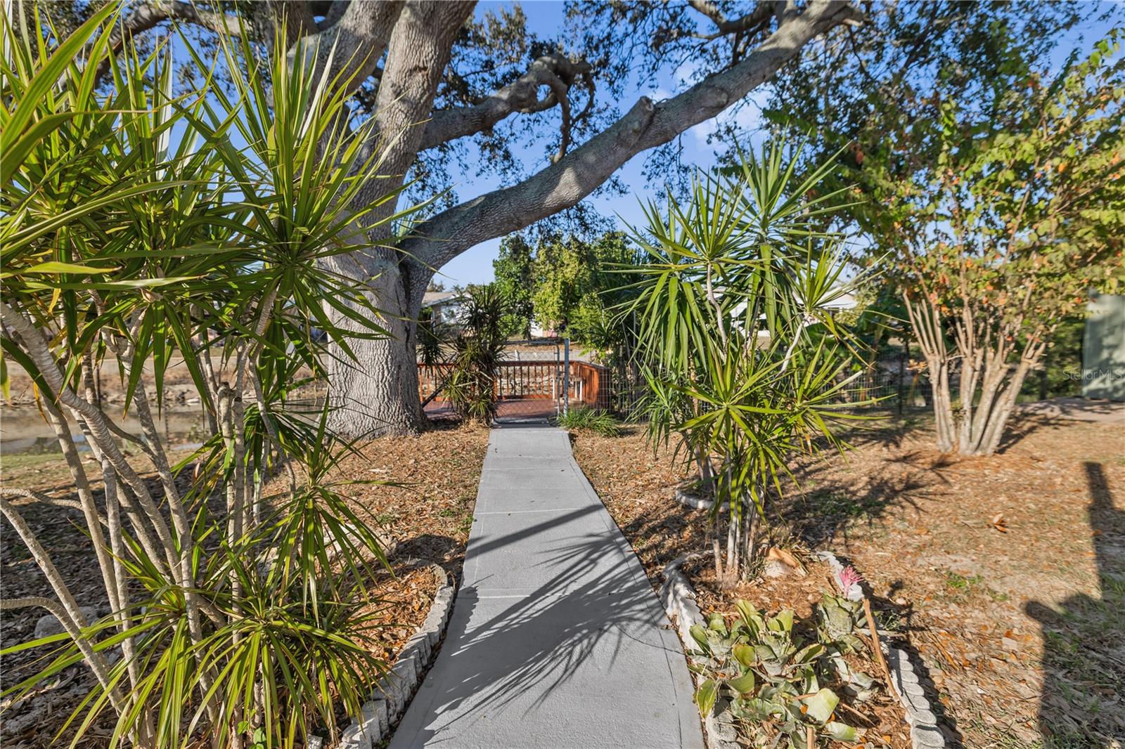 REGENCY PARK - Residential