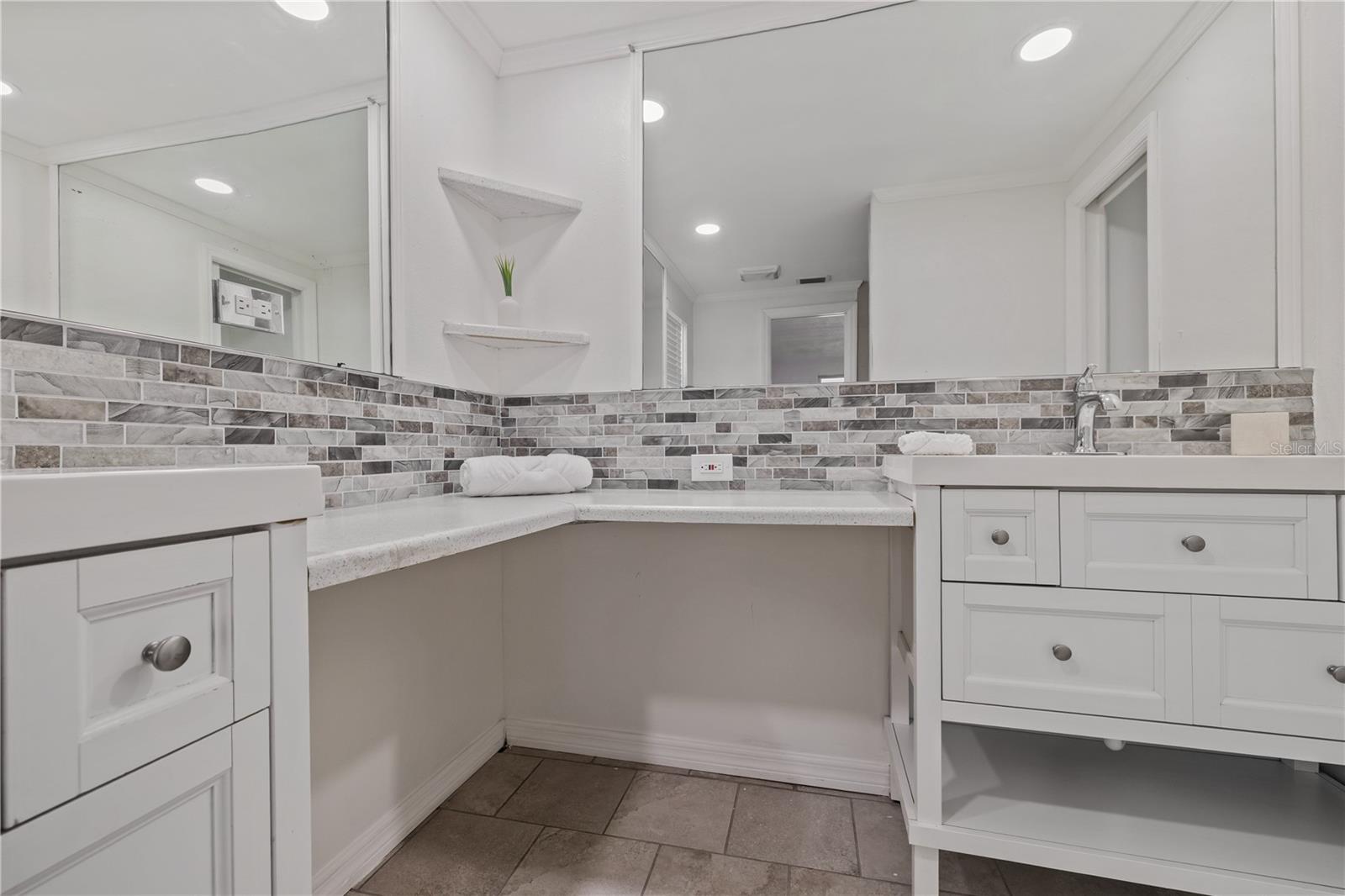 REGENCY PARK - Residential