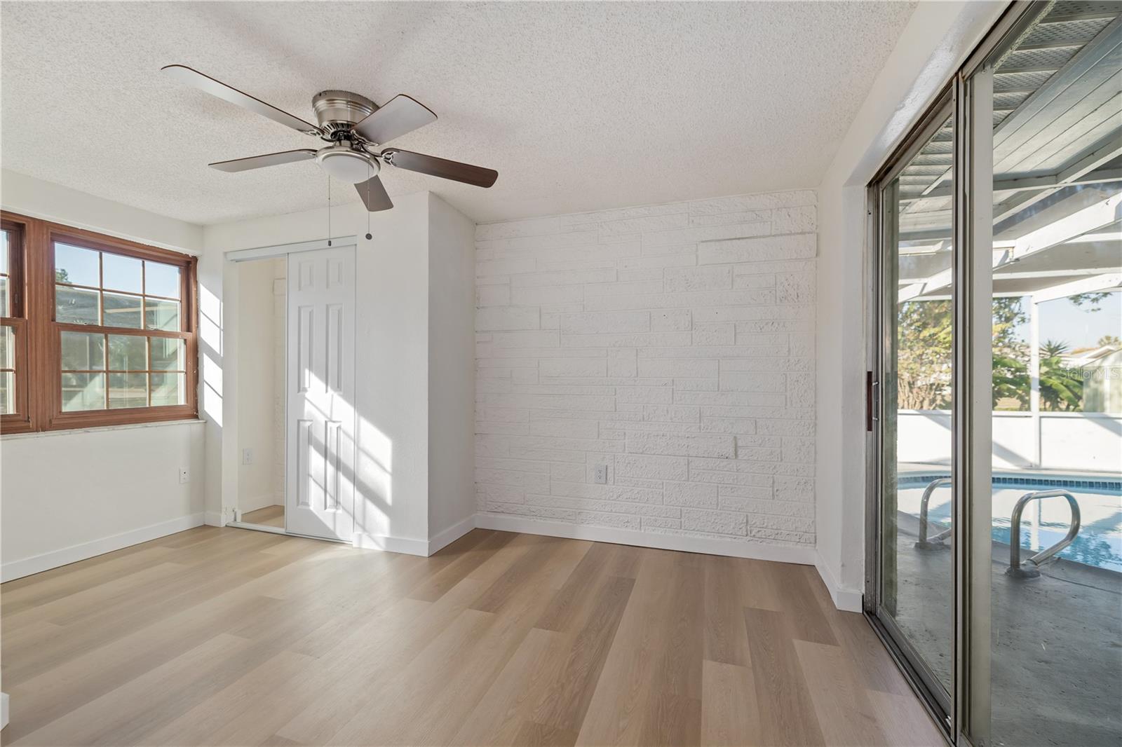 REGENCY PARK - Residential