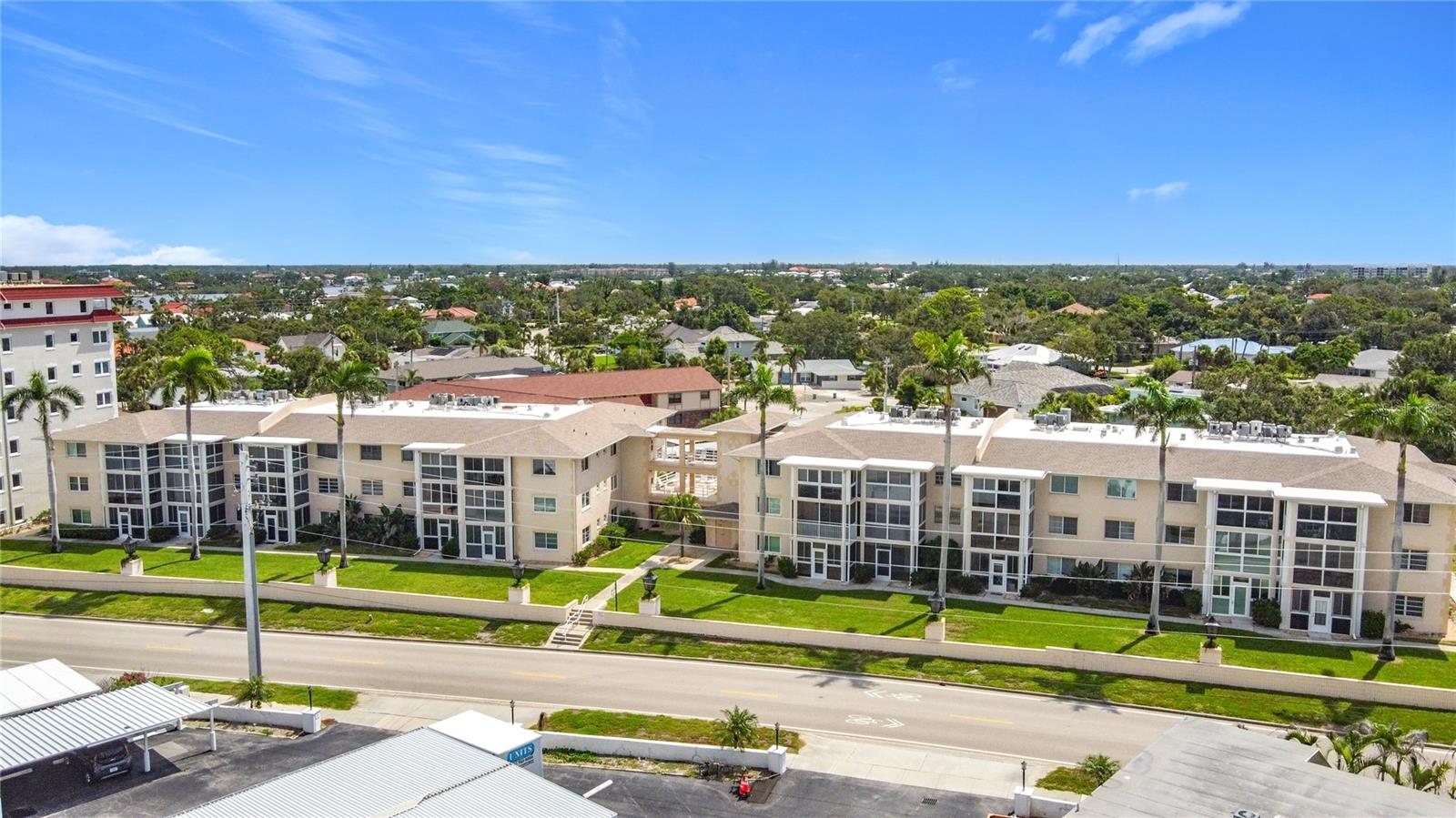 Not in a Flood Zone and just steps from the Beach! This adorable Second floor End Unit has 2 Bedrooms and 1 1/2 Baths and is located directly across from the beach. It did not have any flooding or hurricane damage. There is assigned parking, a community laundry room, an elevator , Clubhouse and Pool. Cable TV and Water are included in the monthly fee. This unit is being sold turnkey so all you need is your swimsuit! Come enjoy all that Venice Island has for you : Beaches, Boating, Golf, Theater, Restaurants, Shopping and so much more. Schedule your showing today!