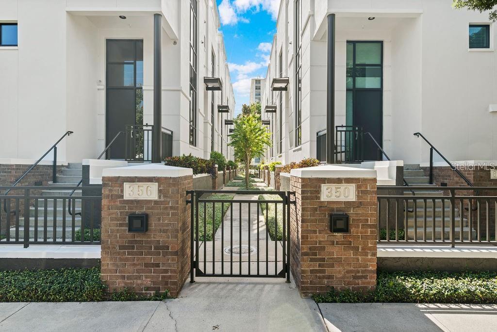 OSCEOLA BROWNSTONES - Residential