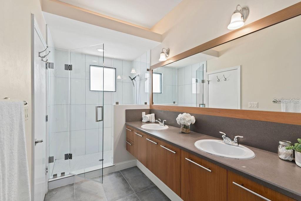 OSCEOLA BROWNSTONES - Residential