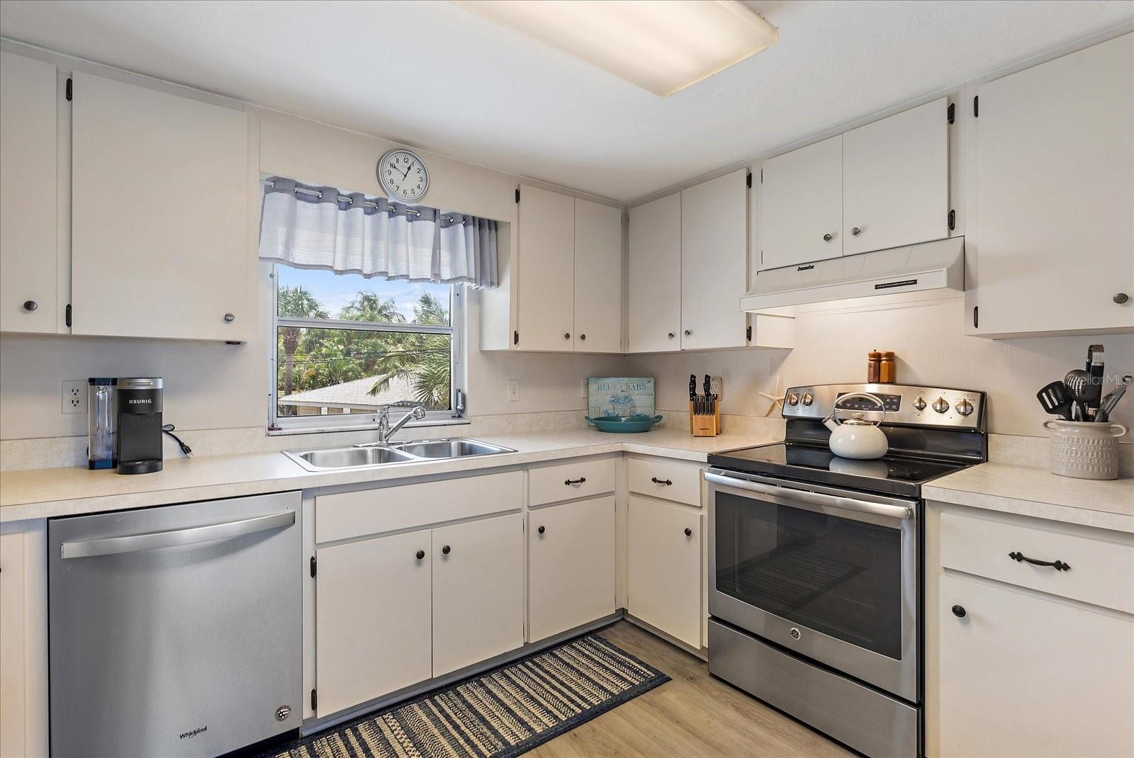 CORAL SHORES - Residential