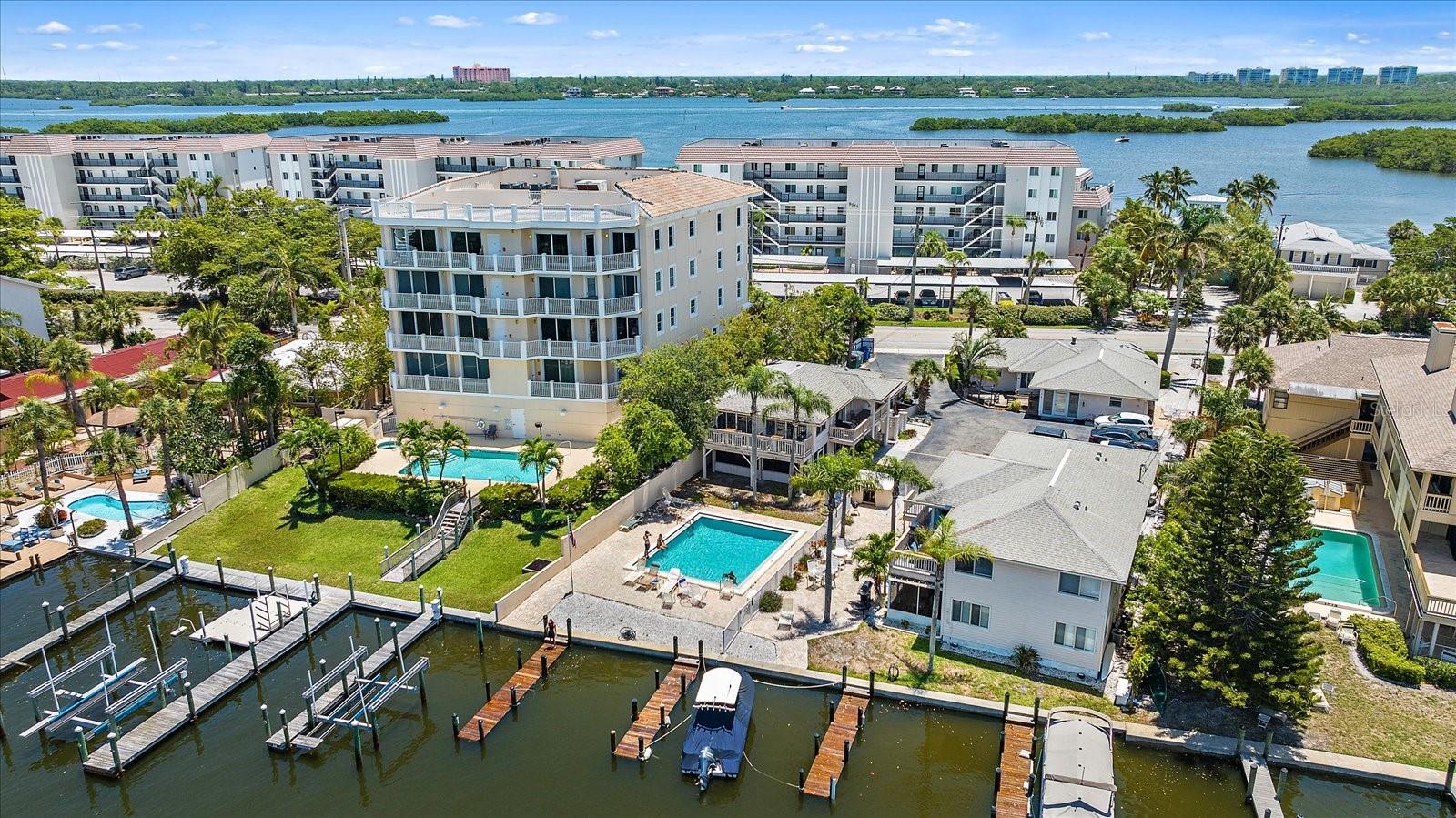 CORAL SHORES - Residential