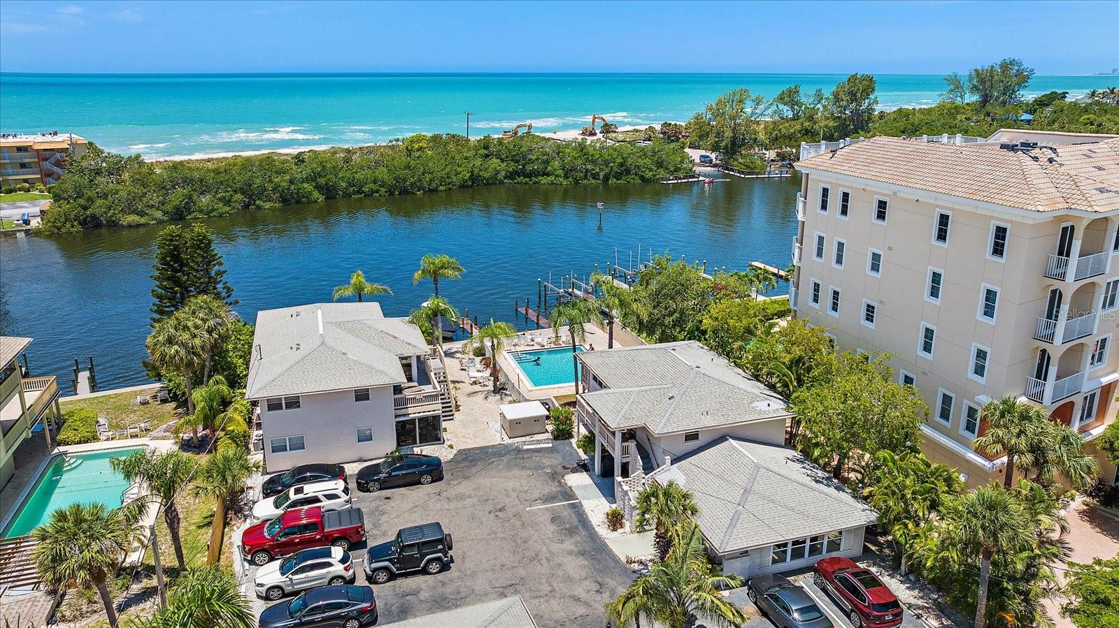 CORAL SHORES - Residential