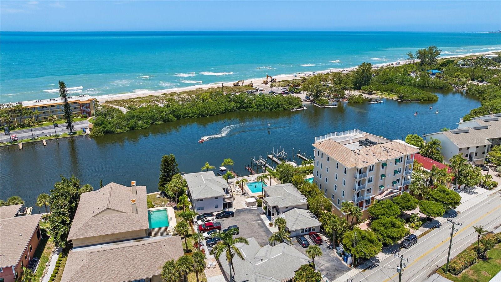 CORAL SHORES - Residential