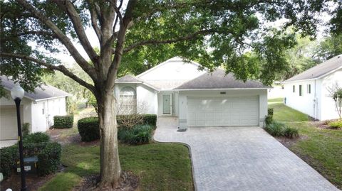 Photo of 3714 Kingswood Court, Clermont, FL 34711 (MLS # G5111121)