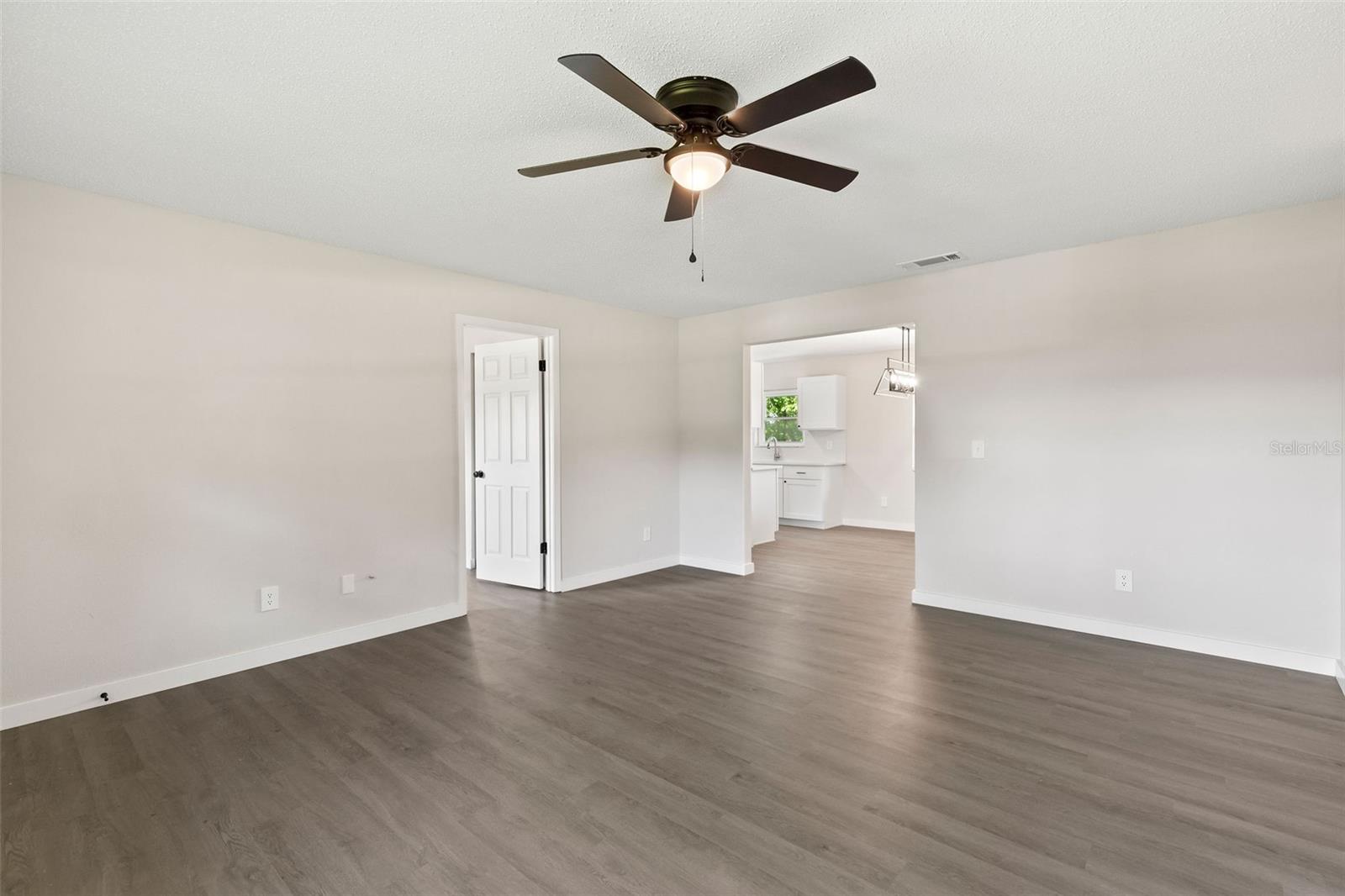 2106 UMBRELLA TREE DRIVE