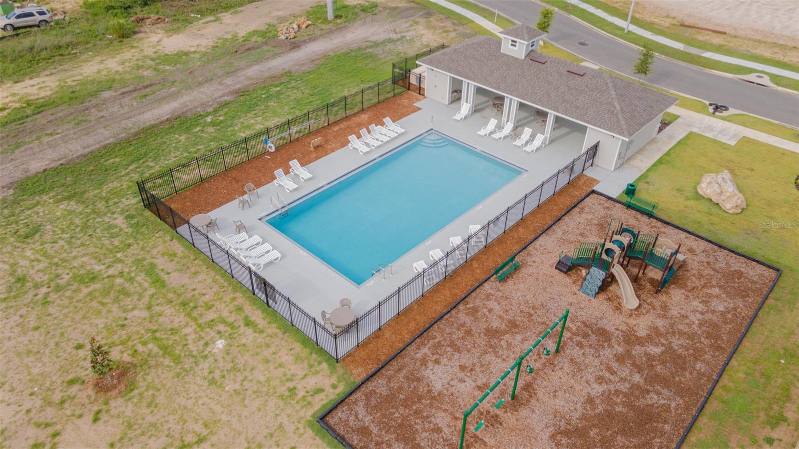 GRAND OAKS AT TOWER - Residential