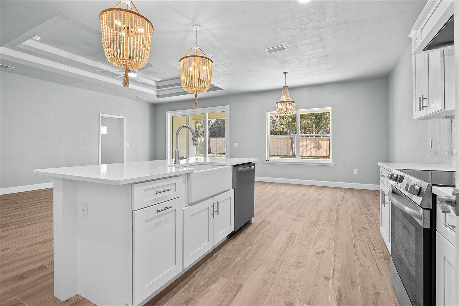 GRAND OAKS AT TOWER - Residential