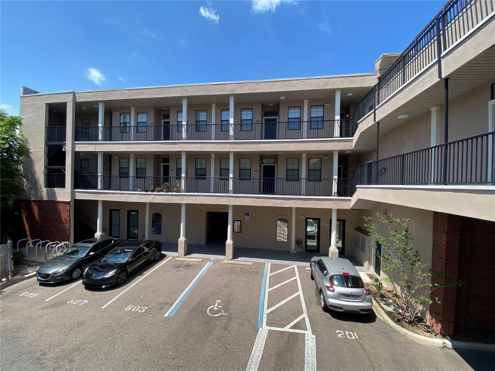 20 SW 6TH STREET 203