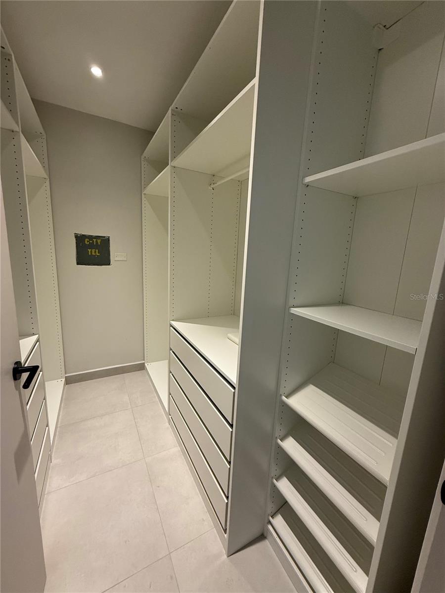 COND. PLAZA DEL PRADO - Residential