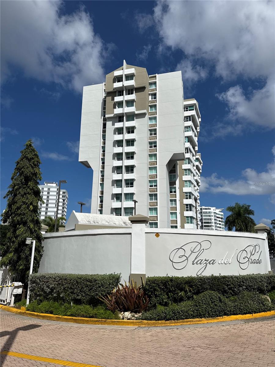 COND. PLAZA DEL PRADO - Residential