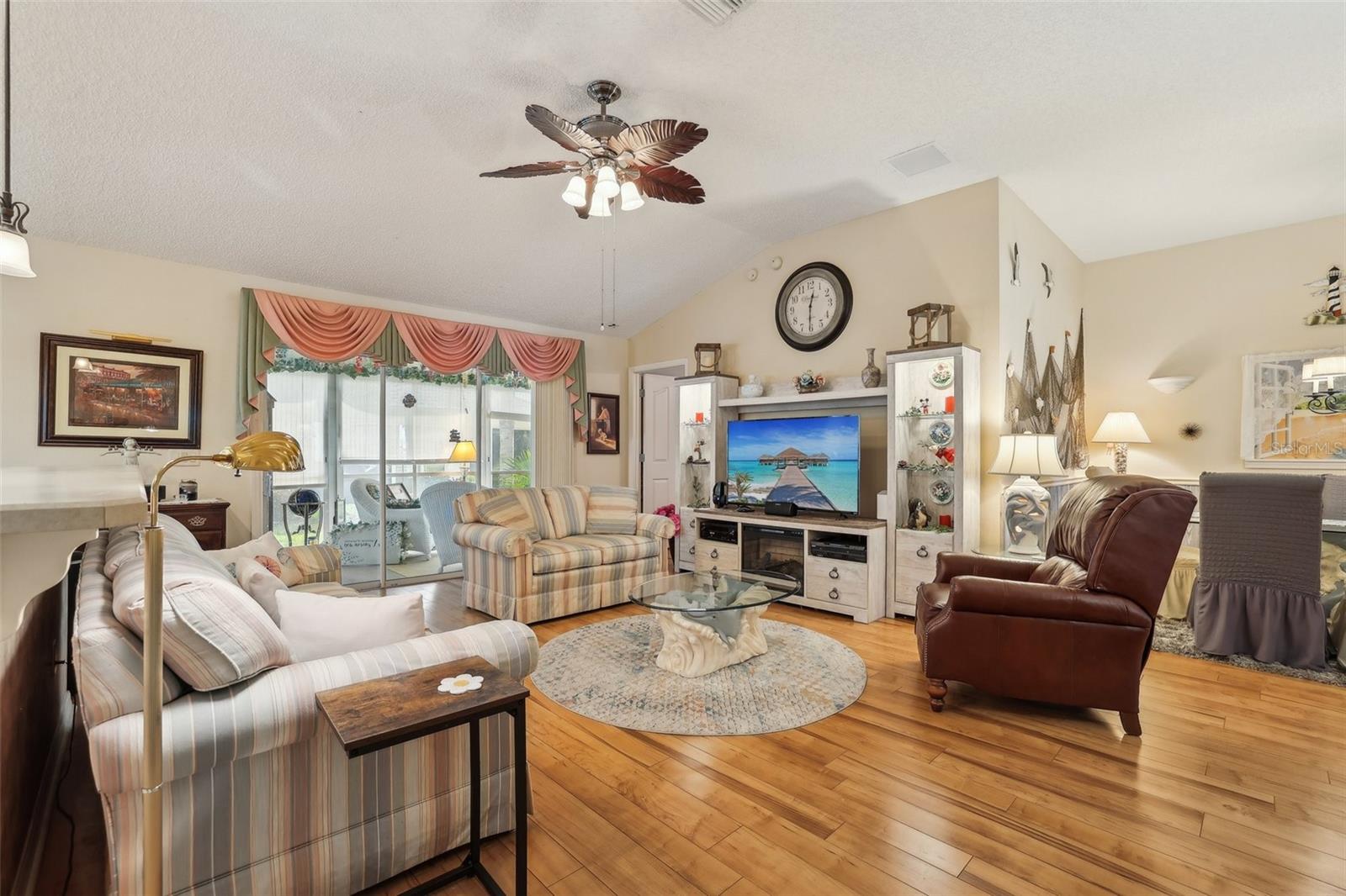 433 ARCADIA LAKES DRIVE