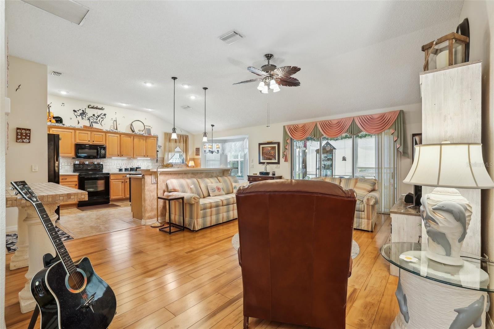 433 ARCADIA LAKES DRIVE