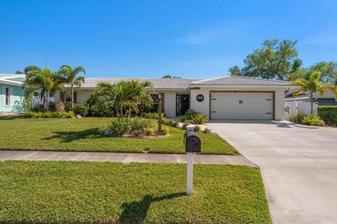 Photo of 1049 Mccarty Street, Dunedin, FL 34698 (MLS # TB8498187)