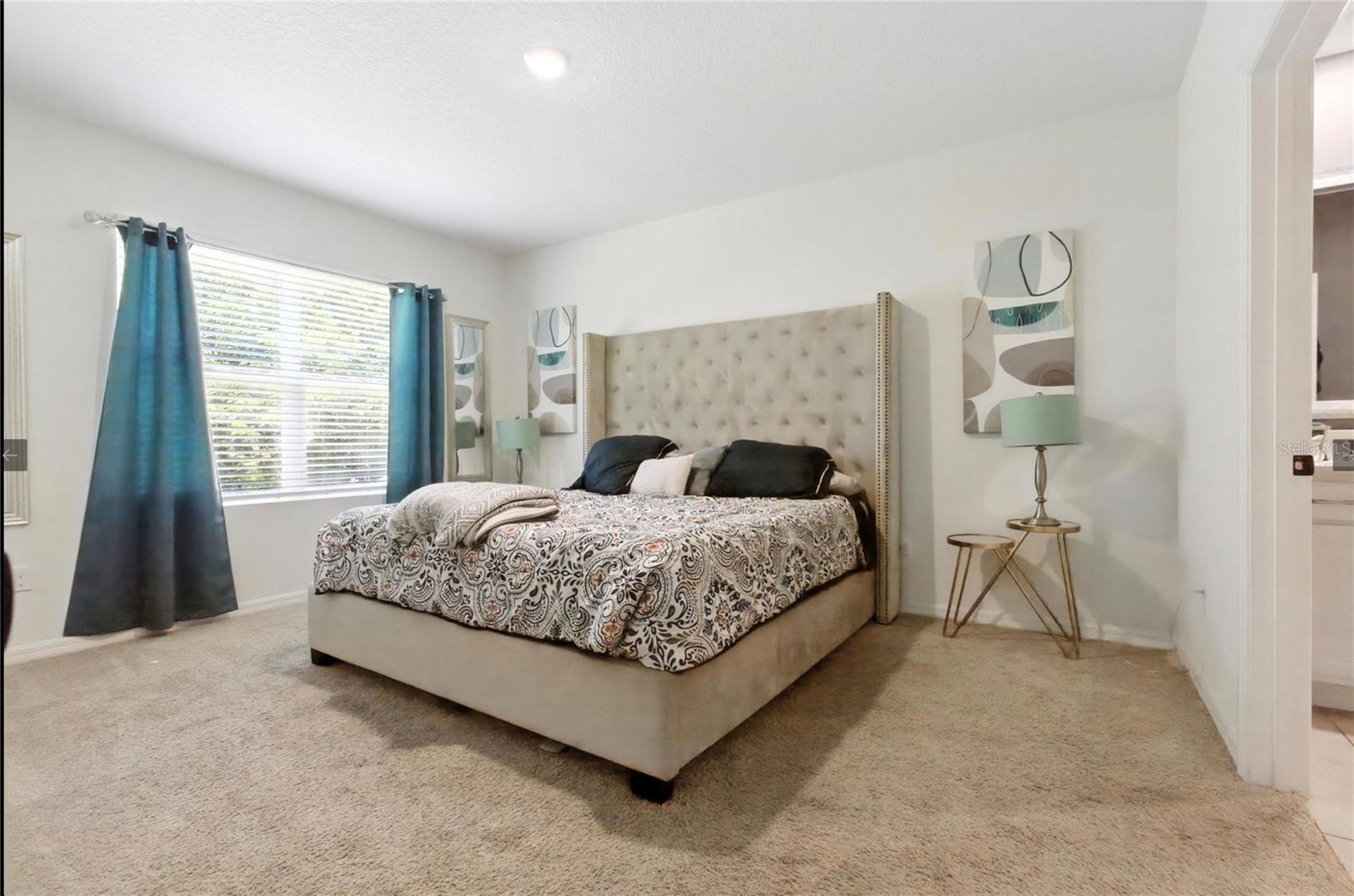 HOLLY ESTATES - Residential Lease
