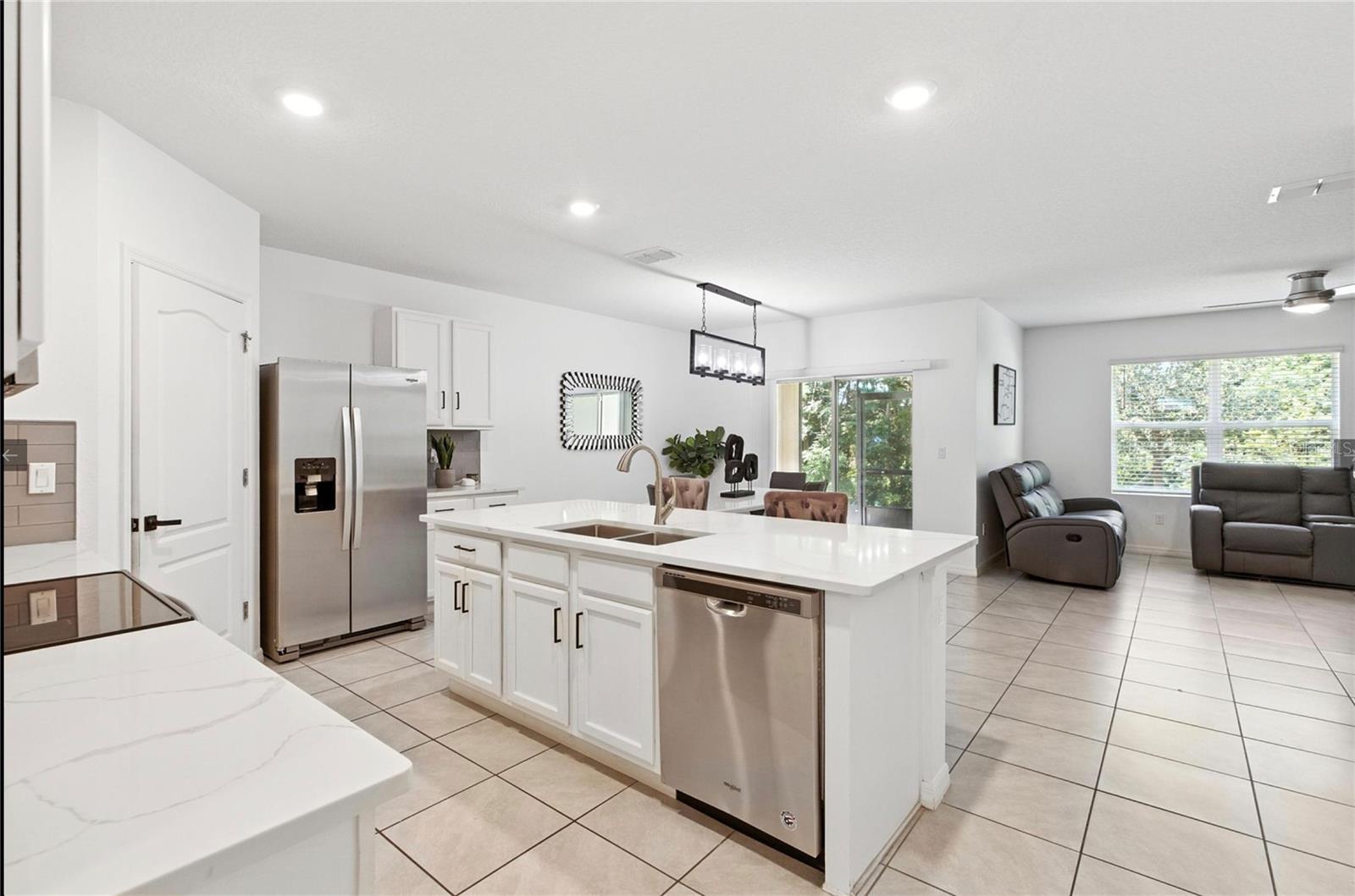 HOLLY ESTATES - Residential Lease