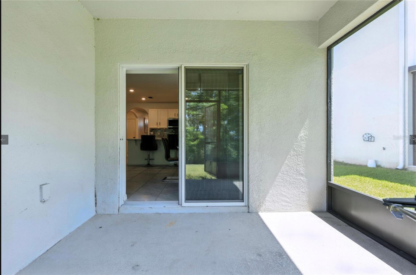 HOLLY ESTATES - Residential Lease