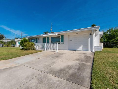 Photo of 9157 140th Way, Seminole, FL 33776 (MLS # TB8445914)