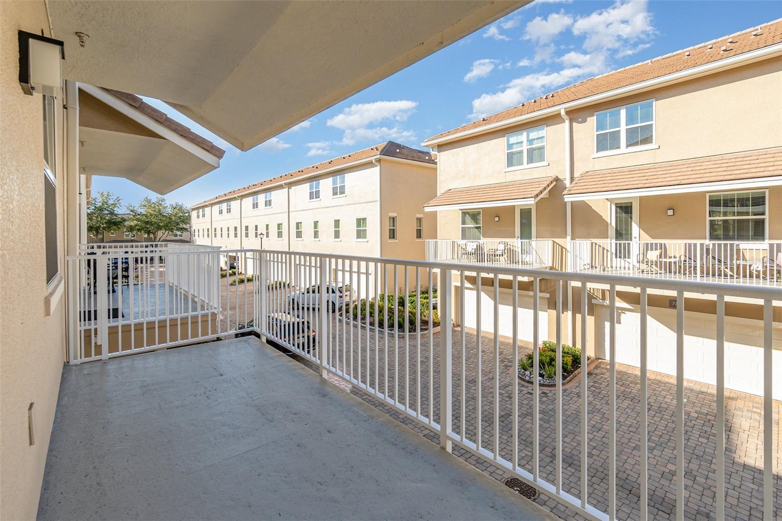 GRANDE OAKS AT HEATHROW - Residential