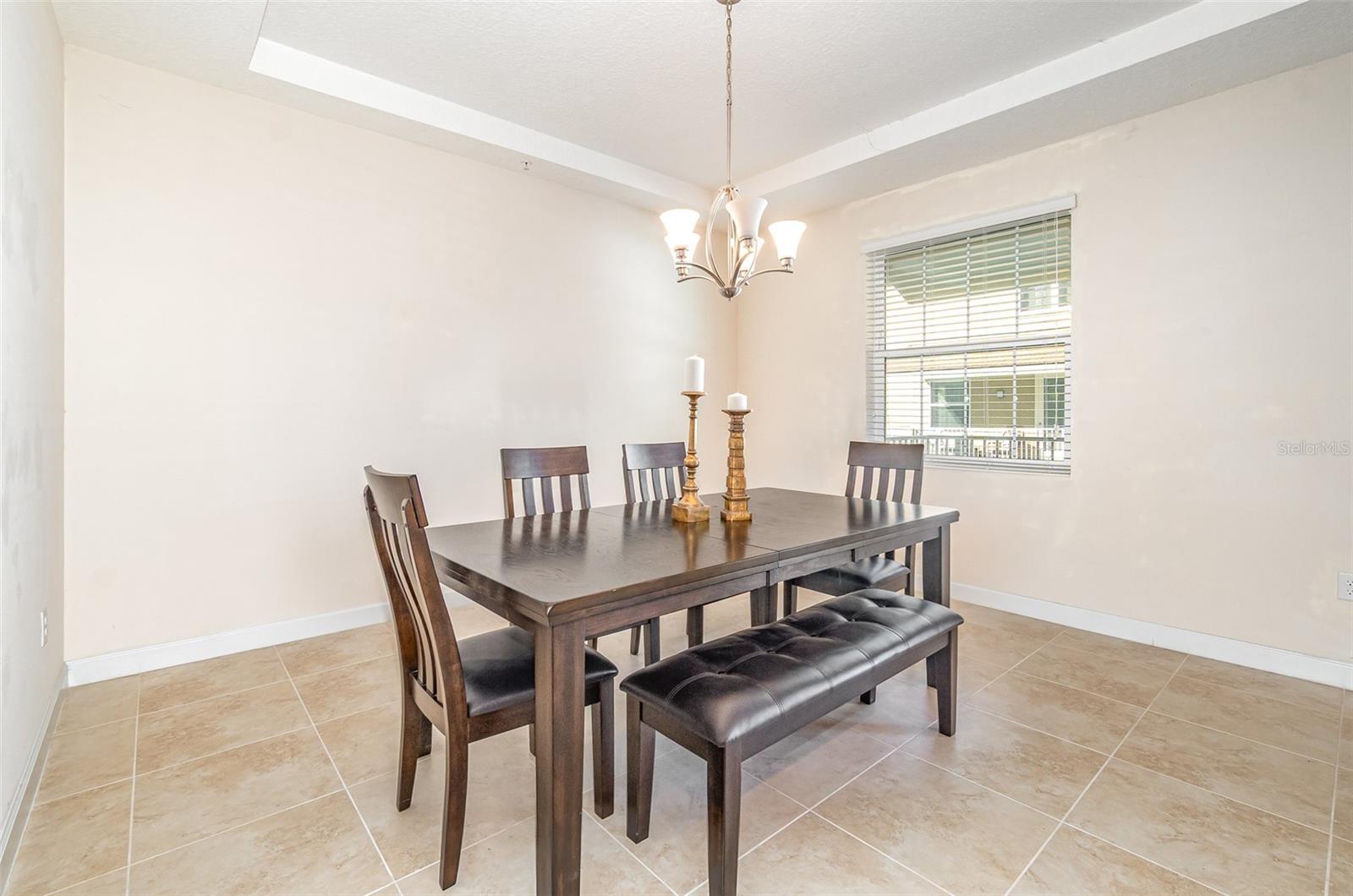 GRANDE OAKS AT HEATHROW - Residential