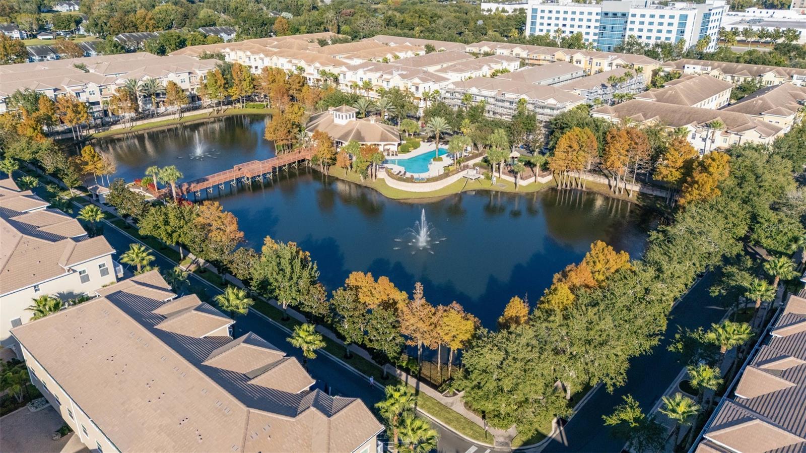 GRANDE OAKS AT HEATHROW - Residential