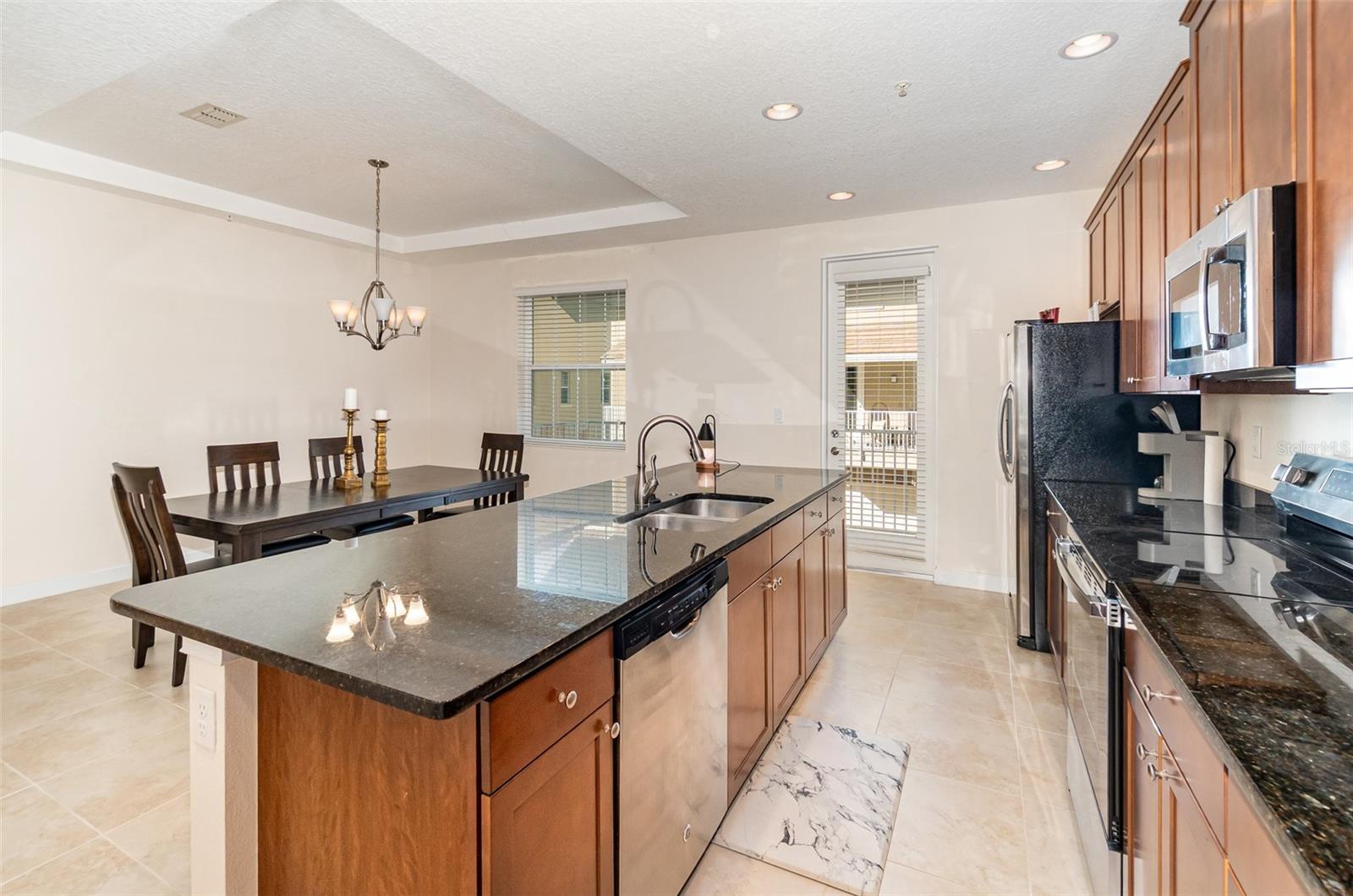 GRANDE OAKS AT HEATHROW - Residential