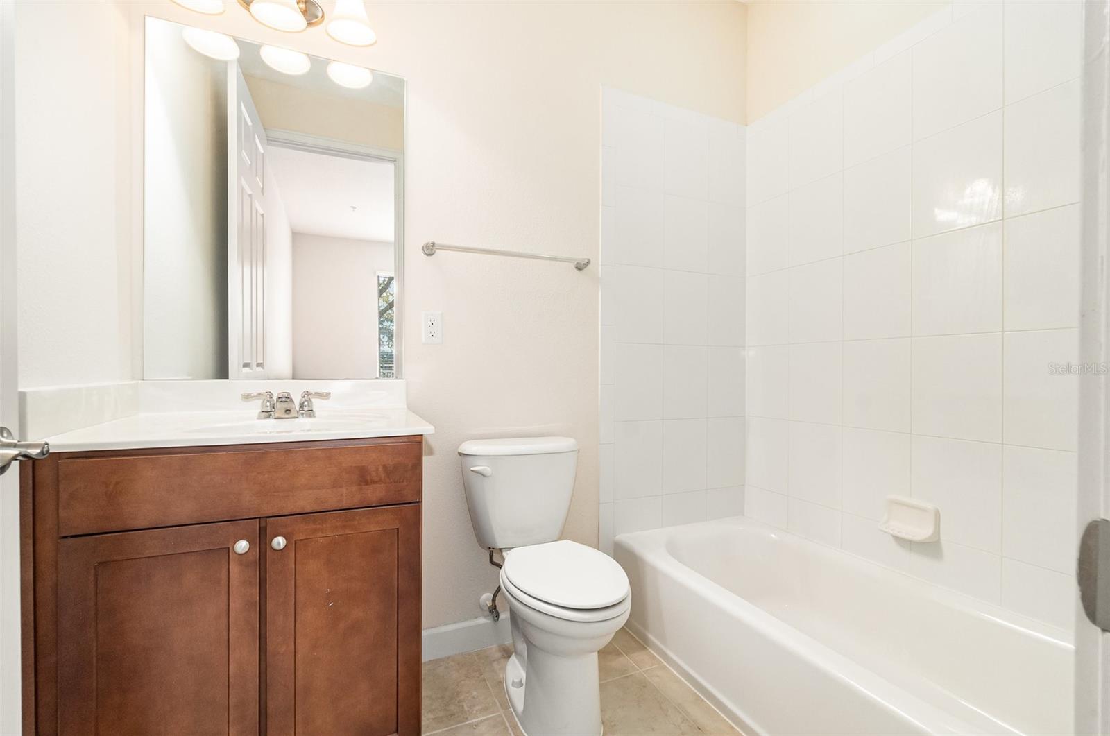 GRANDE OAKS AT HEATHROW - Residential