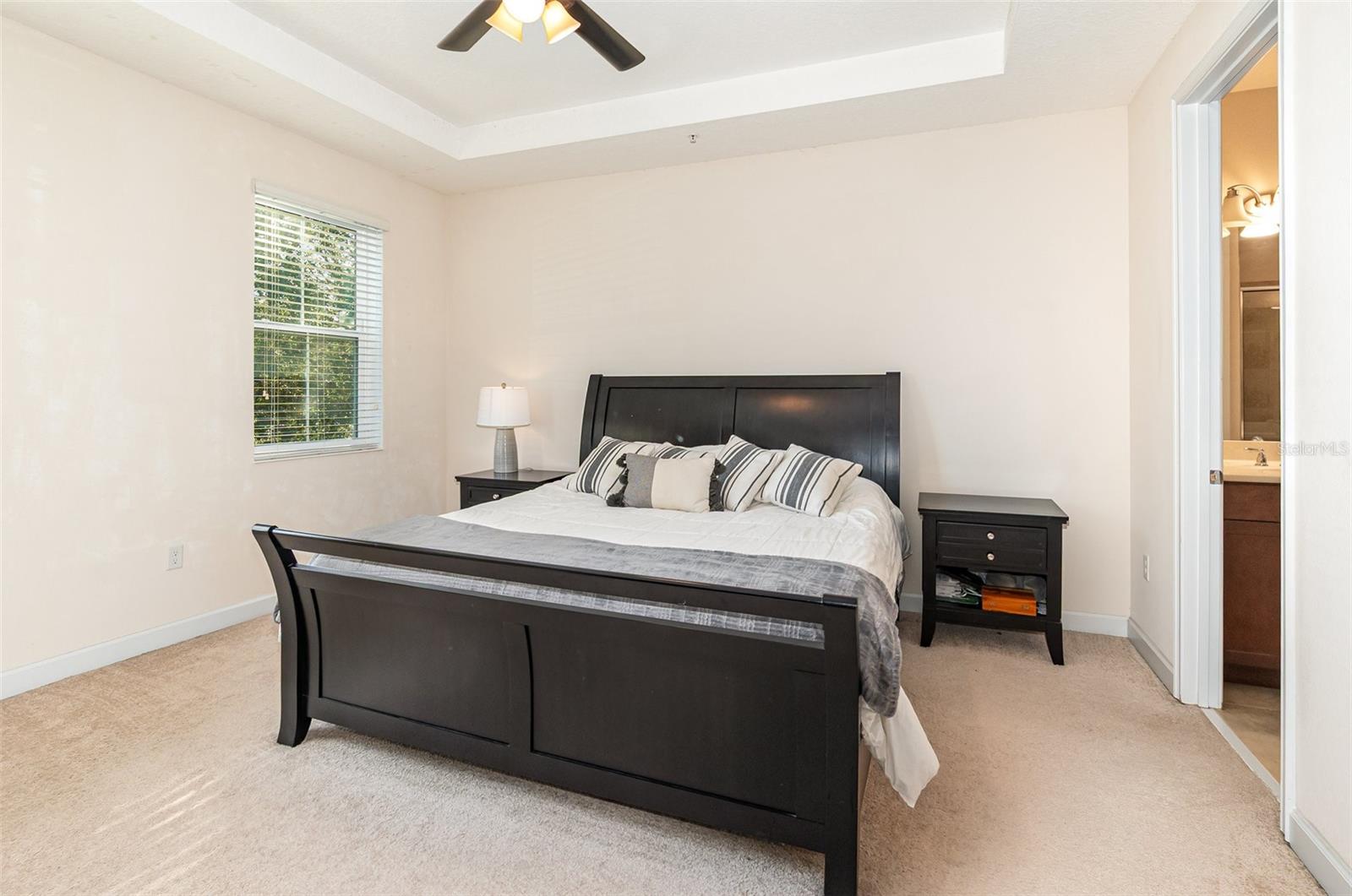 GRANDE OAKS AT HEATHROW - Residential