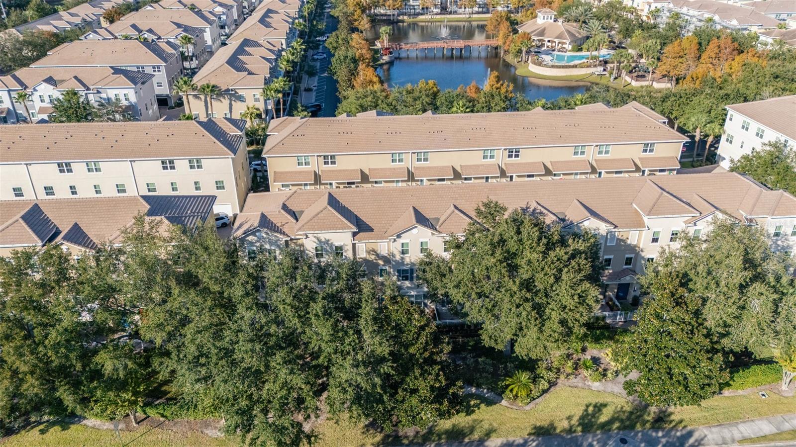 GRANDE OAKS AT HEATHROW - Residential