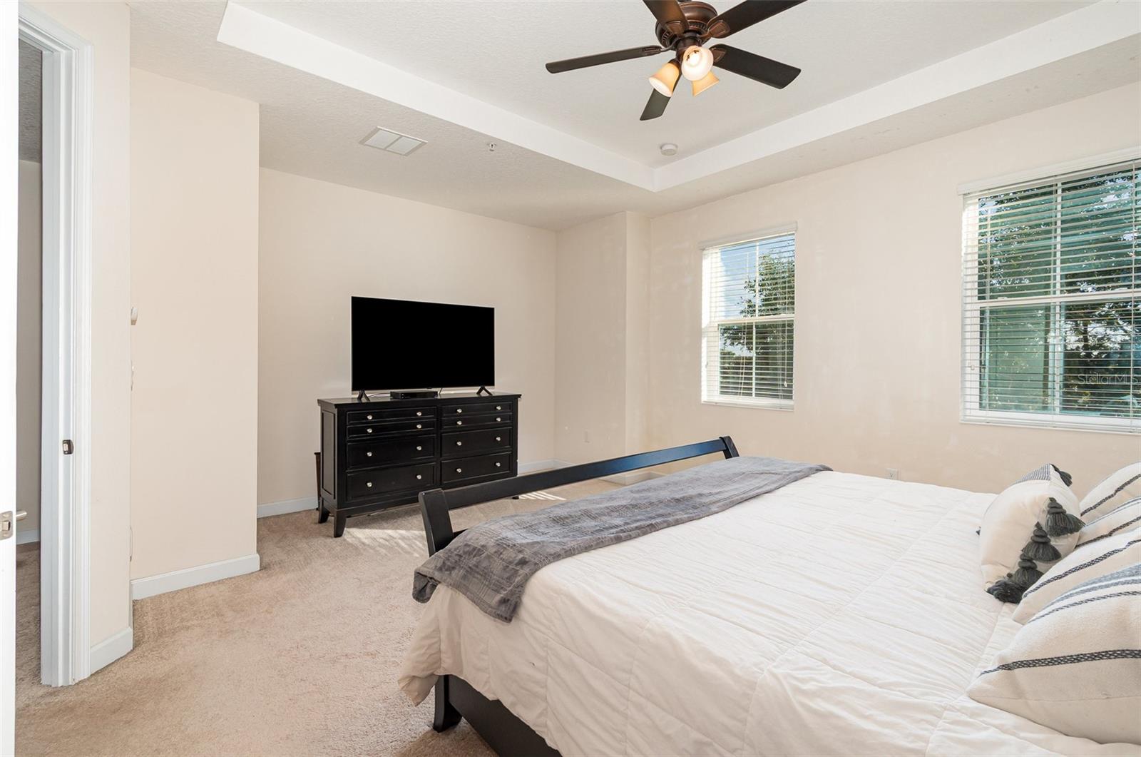 GRANDE OAKS AT HEATHROW - Residential