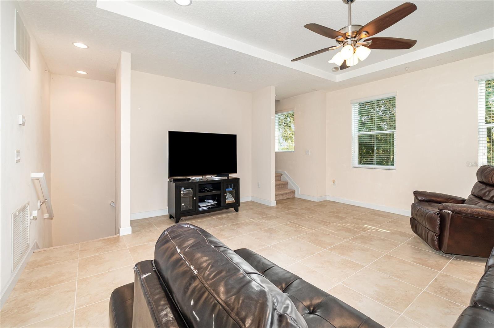 GRANDE OAKS AT HEATHROW - Residential