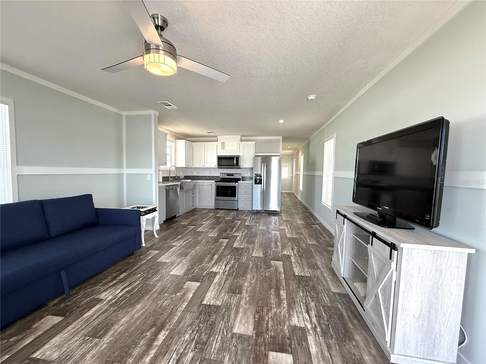 105 W SAINT JOHNS WAY