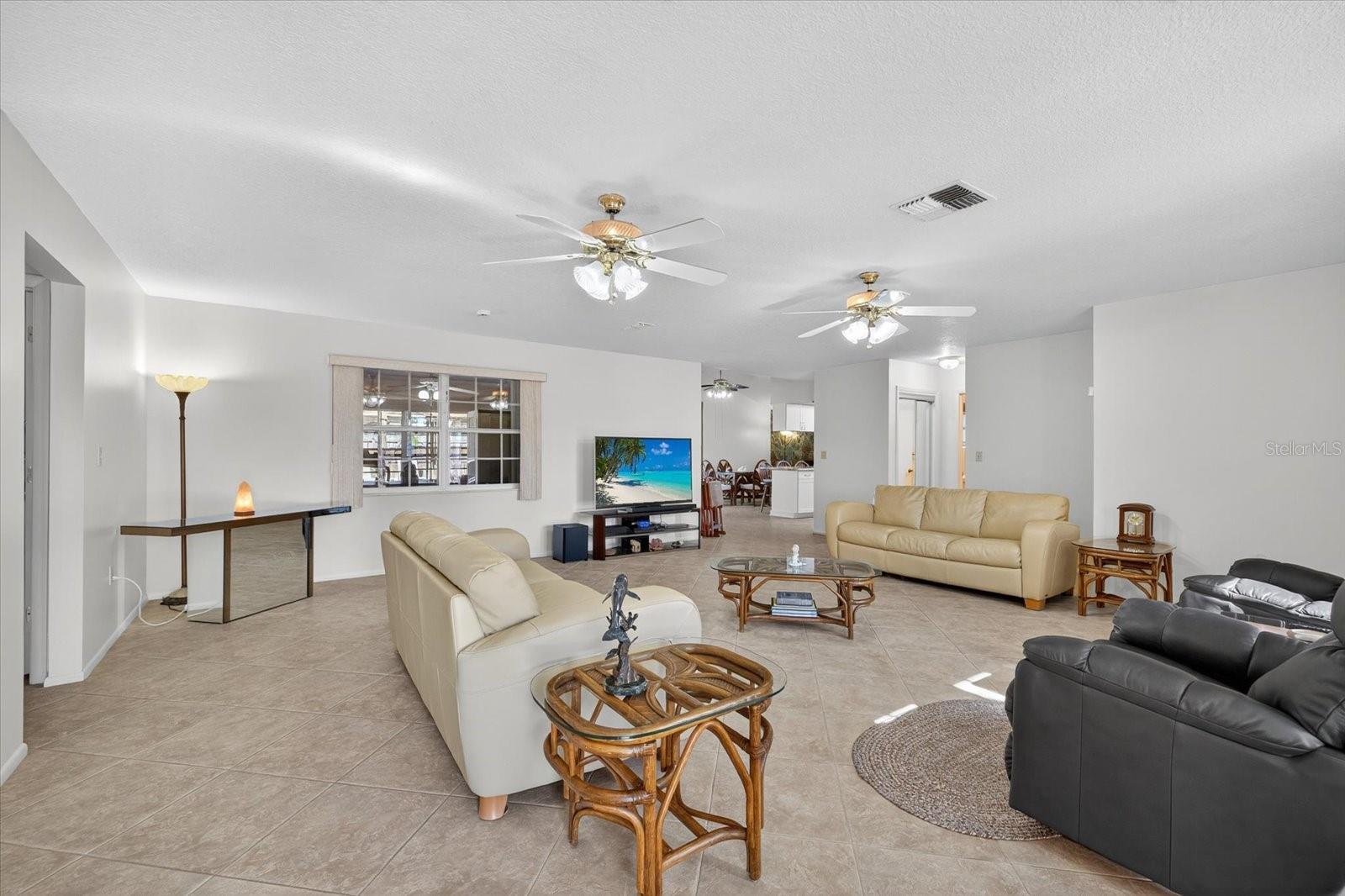 LAKESIDE WOODLANDS - Residential