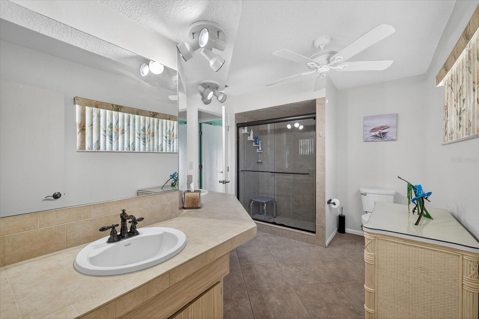 LAKESIDE WOODLANDS - Residential