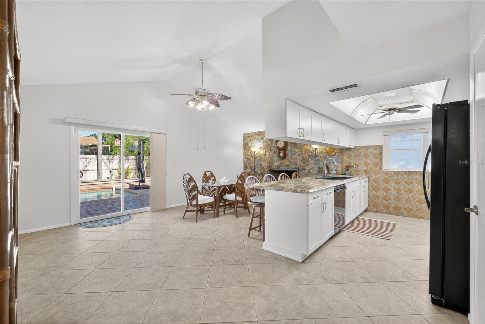 LAKESIDE WOODLANDS - Residential