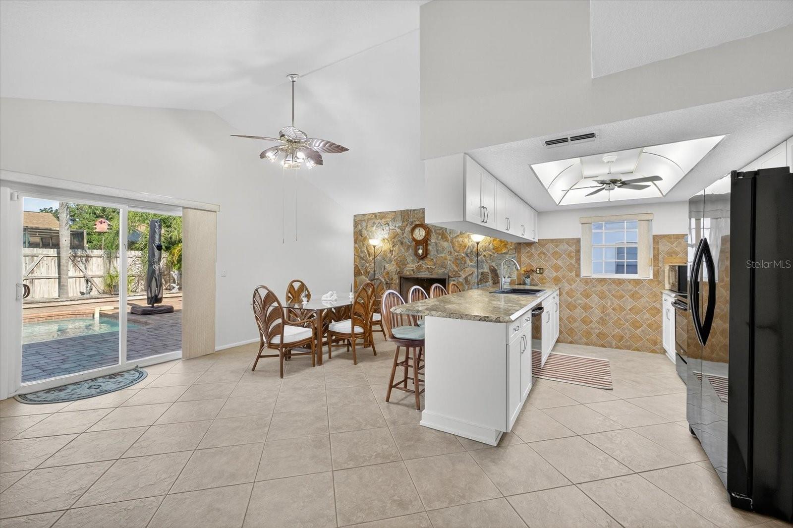 LAKESIDE WOODLANDS - Residential