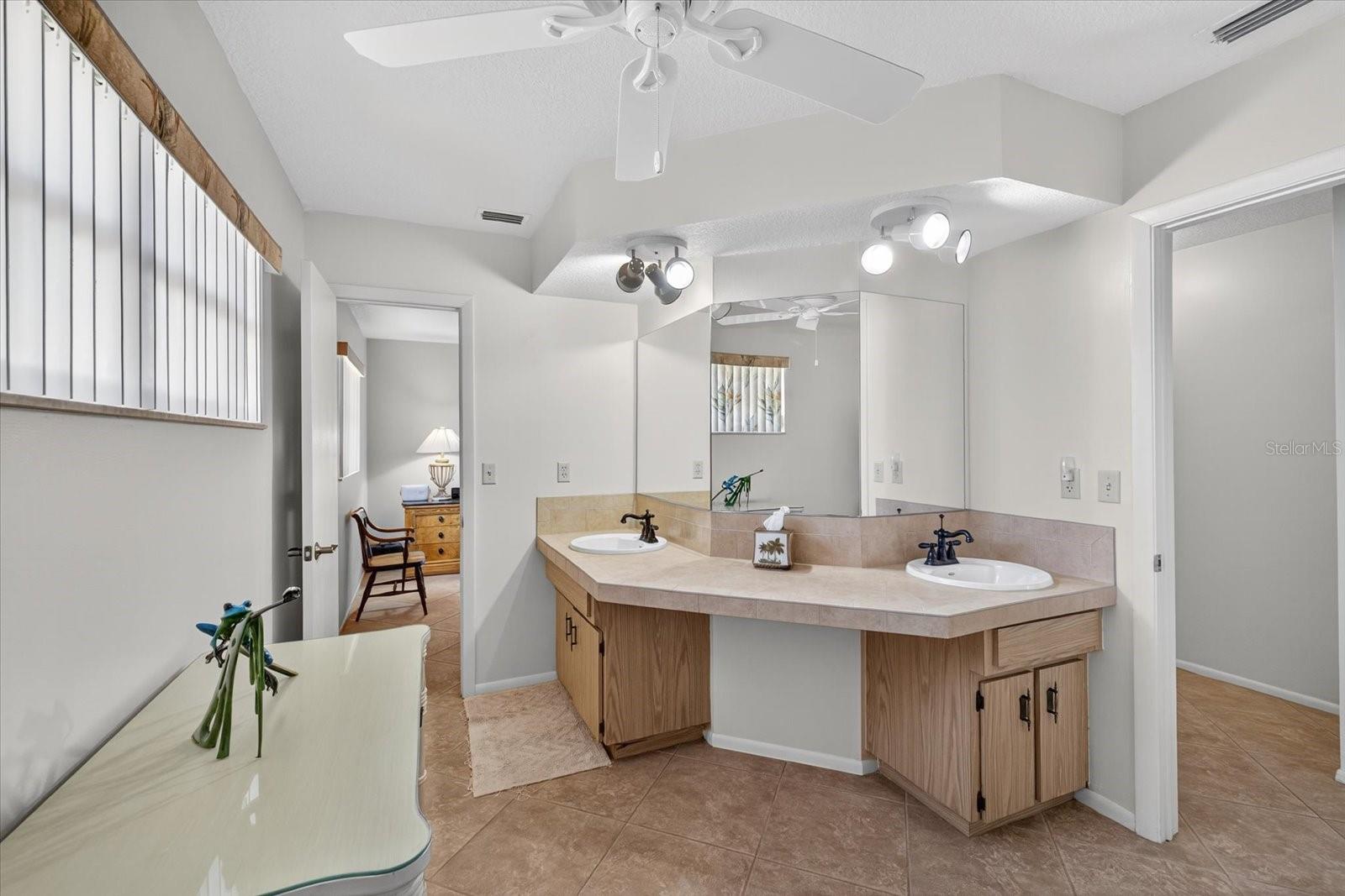 LAKESIDE WOODLANDS - Residential