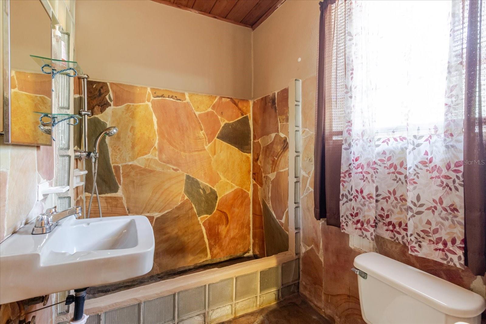 GIBSON'S ARTESIAN - Residential