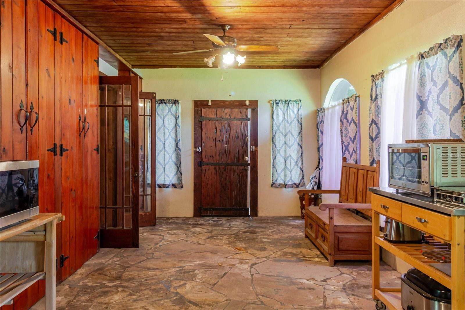 GIBSON'S ARTESIAN - Residential