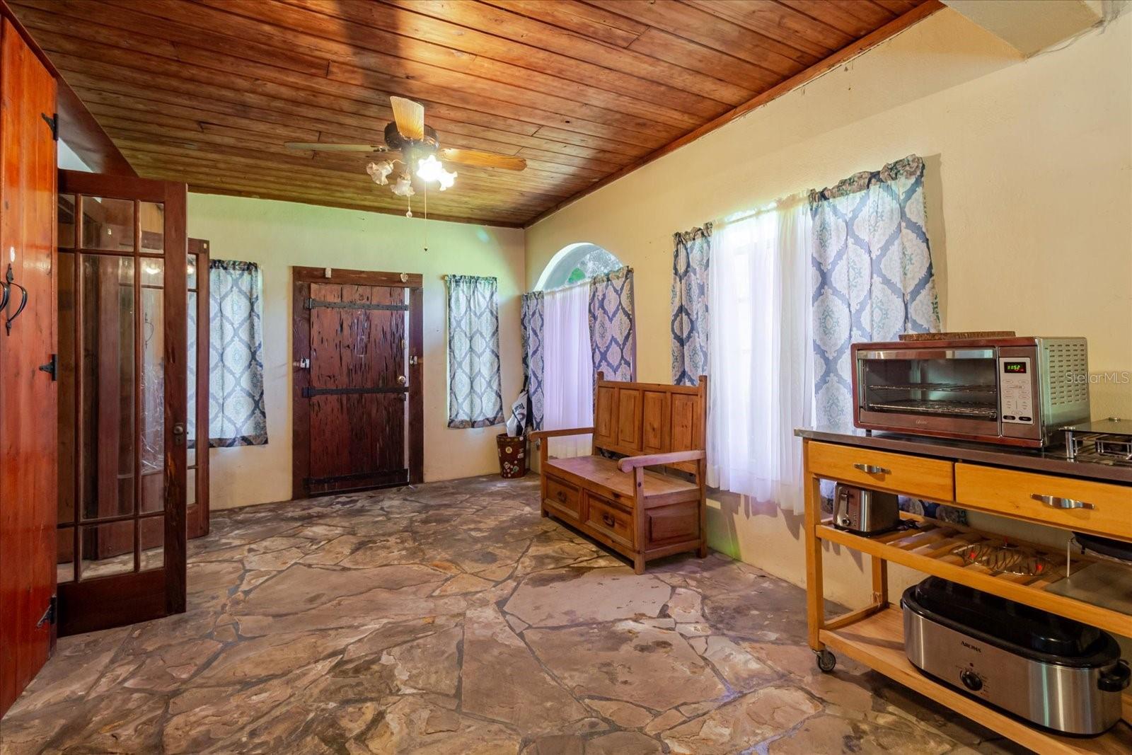 GIBSON'S ARTESIAN - Residential