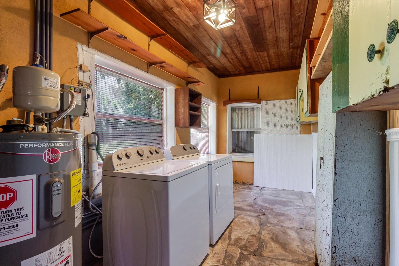 GIBSON'S ARTESIAN - Residential