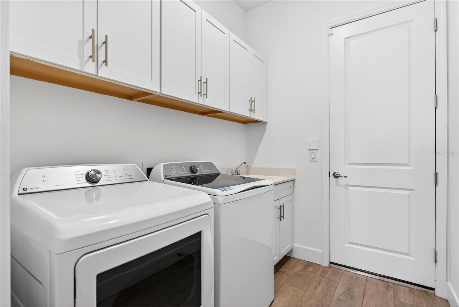 WELLEN PARK GOLF & COUNTRY CLUB - Residential