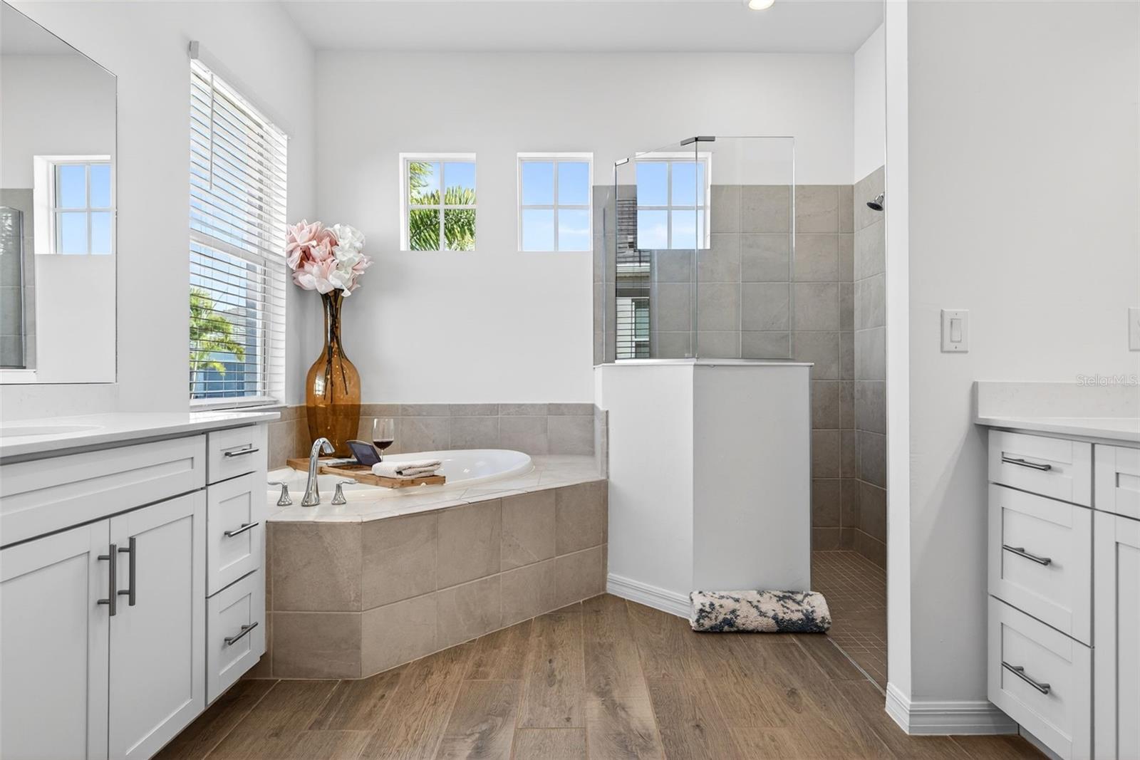 WELLEN PARK GOLF & COUNTRY CLUB - Residential