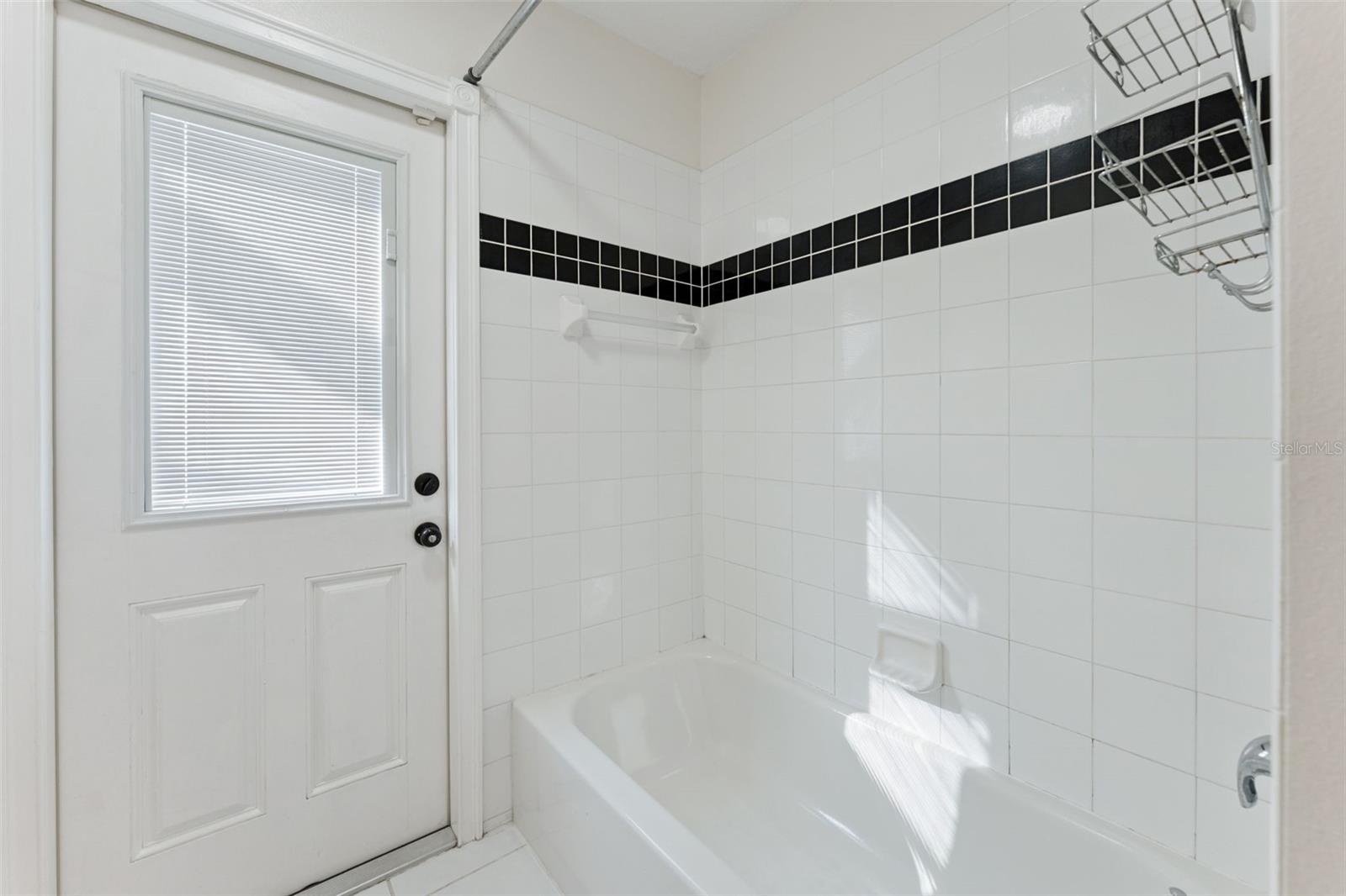 LEXINGTON TRLS - Residential