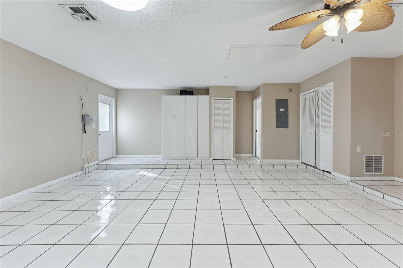 LEXINGTON TRLS - Residential