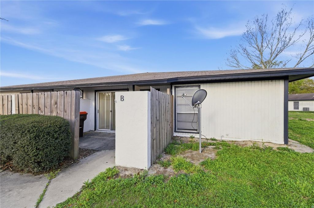 Photo of 5355 SE 29th Place #B, Ocala, FL 34480 (MLS # OM720851)
