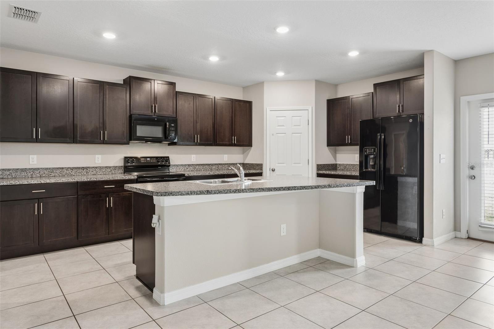 VENTANA GROVES - Residential