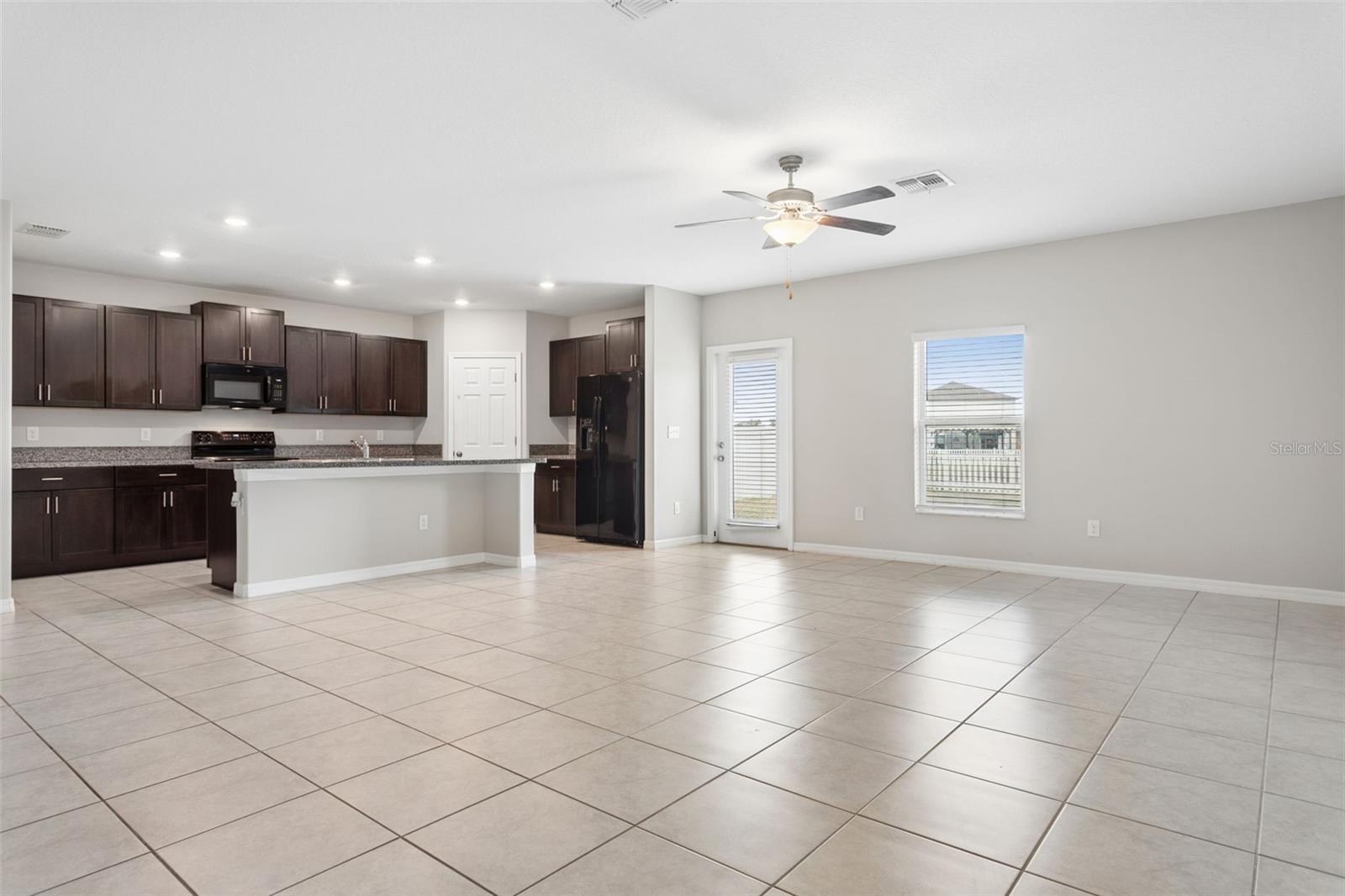 VENTANA GROVES - Residential